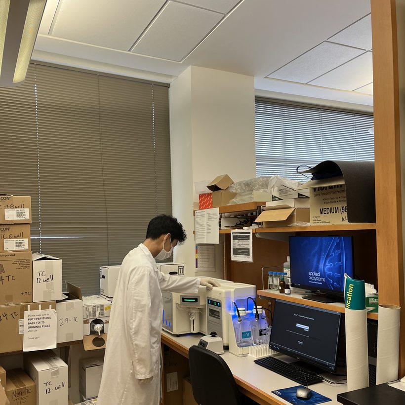 Ryan Li in the lab